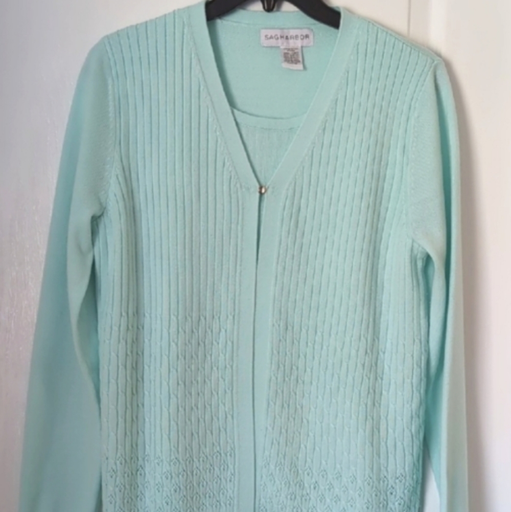 Sag Harbor Mint Green One Piece Twin Set Sweater. Size Small